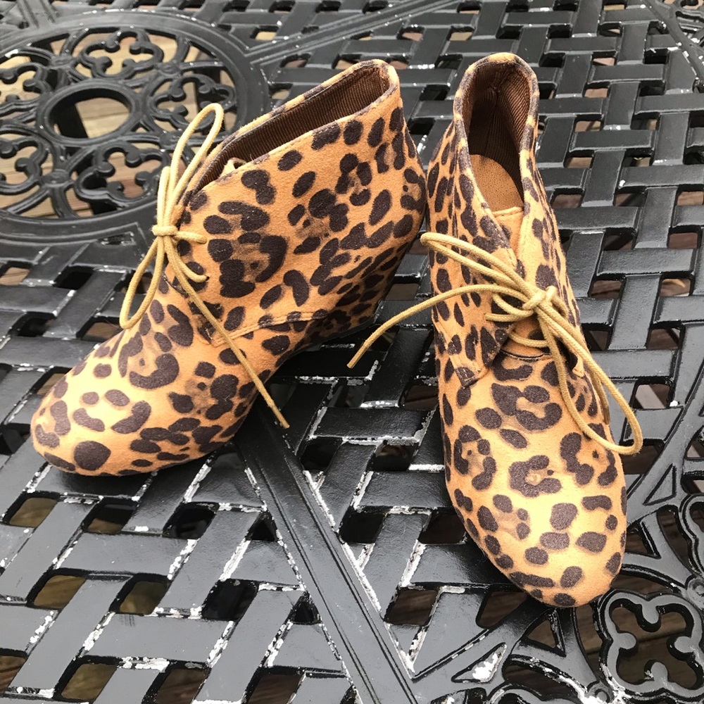 *NEW* Cheetah Print Wedges